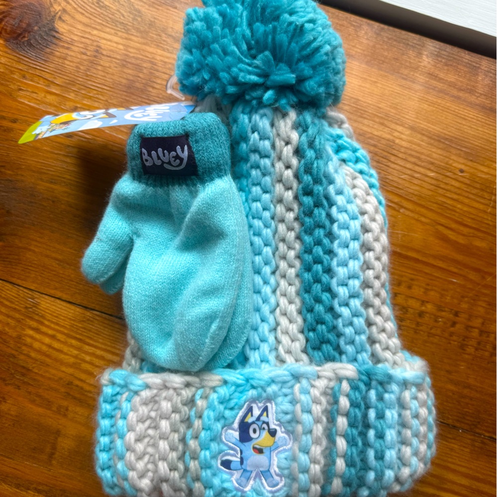 Bluey winter hat and mittens
